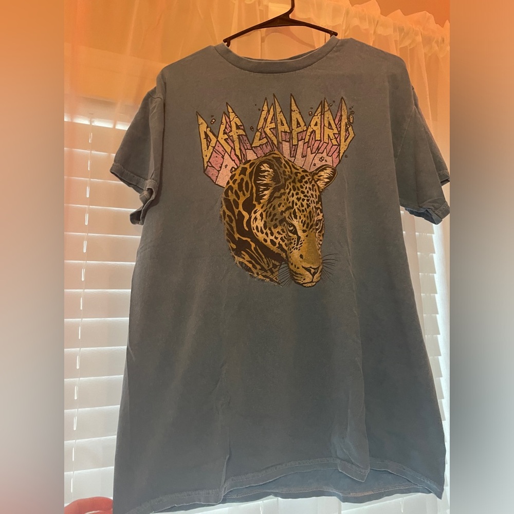 def leapord pacsun shirt size mediumm